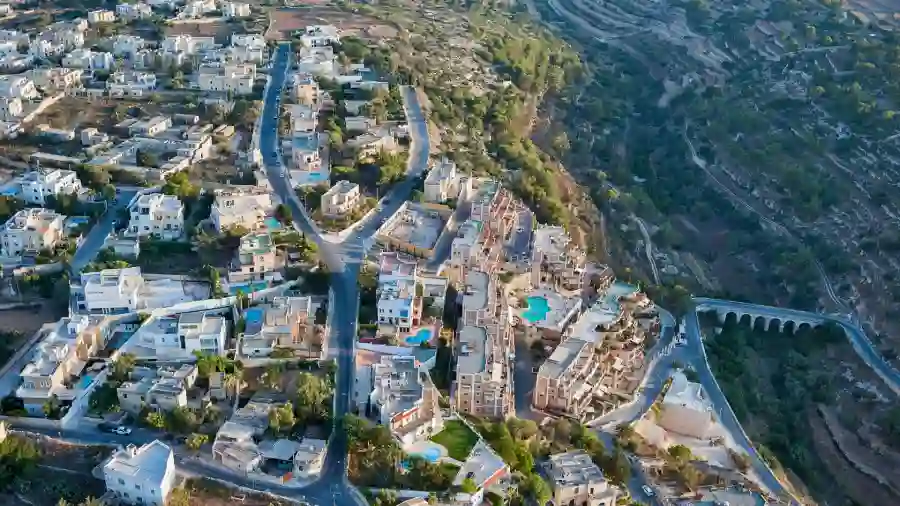 madliena city photograph